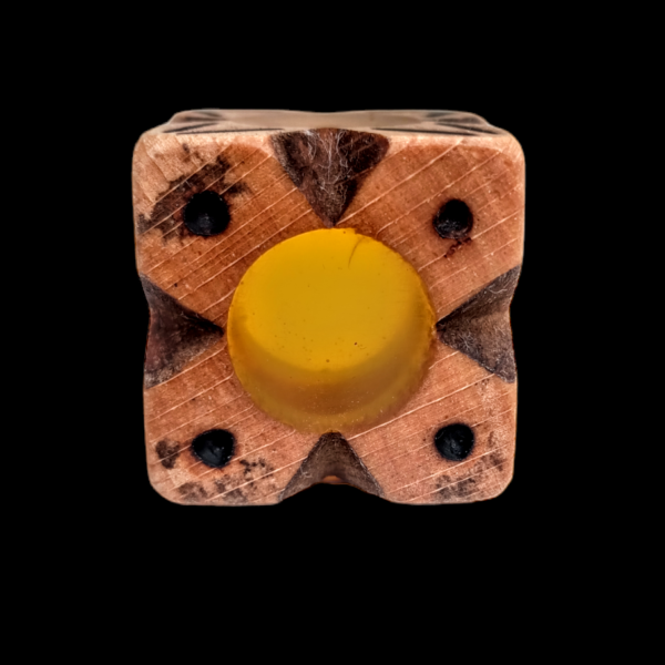 Le Dé d'Hircus - Jaune – Image 3