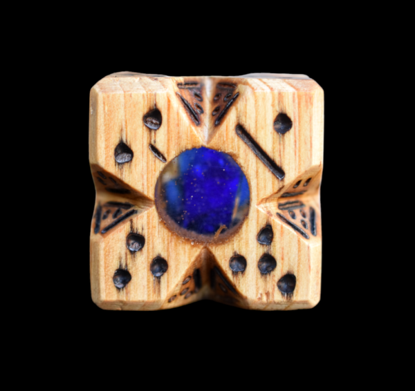 Le Dé d'Hircus - Éclat Bleu – Image 2